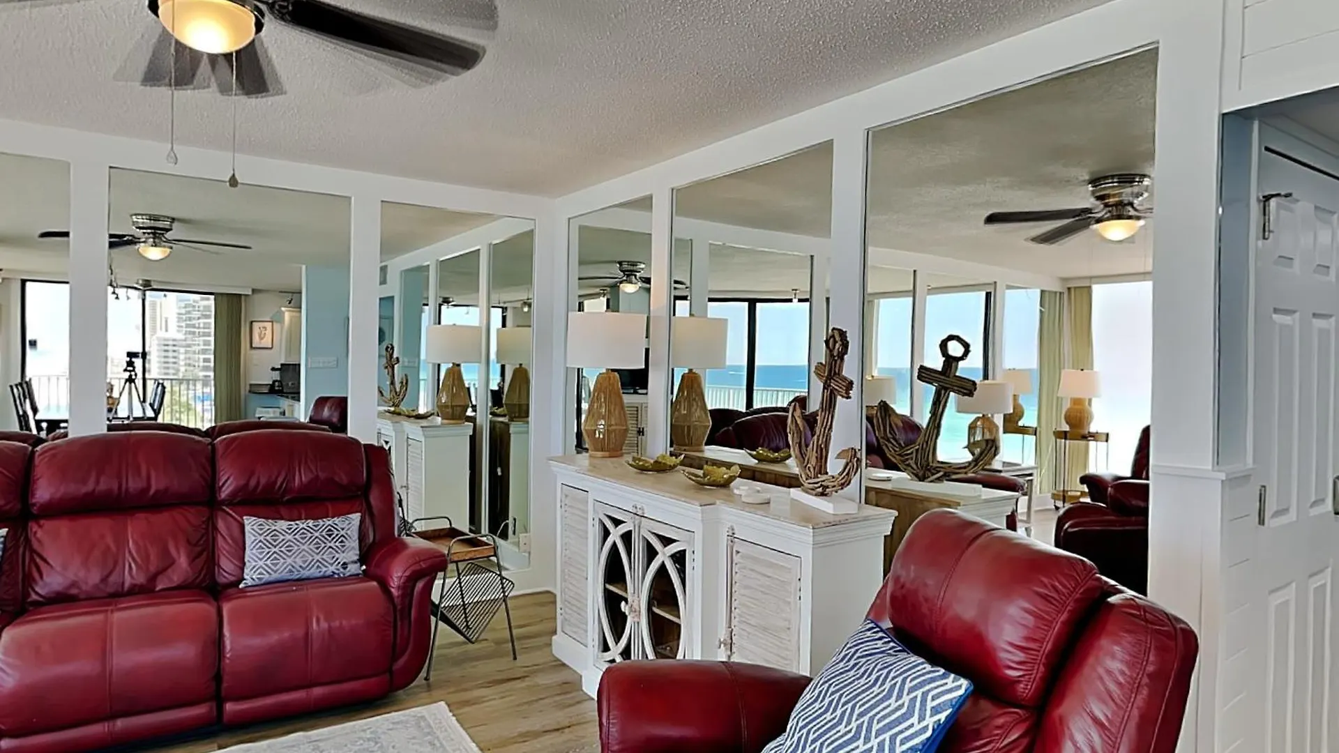 Апартаменты Edgewater Leeward 500 Панама-Сити